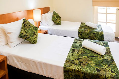 The Lakes Cairns Resort - Accommodation Port Macquarie 8