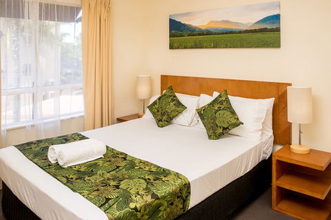 The Lakes Cairns Resort - Accommodation Port Macquarie 9