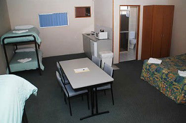 Oasis By The Lake - Accommodation Port Macquarie 3