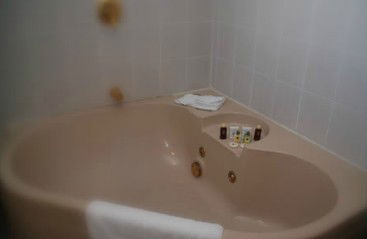 Oasis By The Lake - Accommodation Port Macquarie 4