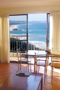 Beachfront Towers - Accommodation Port Macquarie 2