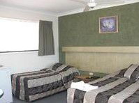 Hanging Rock Family Motel - Accommodation Port Macquarie 1