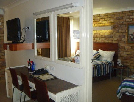 Burke And Wills Motor Inn Kingaroy - Accommodation Port Macquarie 2