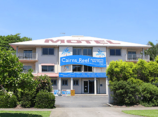 Cairns Reef Apartments And Motel - Accommodation Port Macquarie