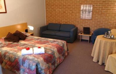 Campbelltown Colonial Motor Inn - Accommodation Port Macquarie 2