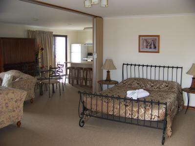 Anchorage At Victor Harbour Seafront Hotel - Accommodation Port Macquarie 2
