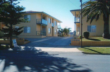 AA Madalena Court Holiday Apartments - Accommodation Port Macquarie 0