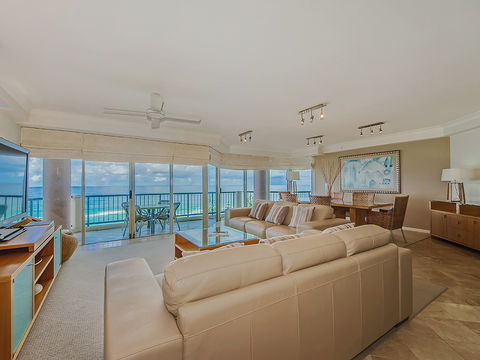 AA Oceana On Broadbeach - Accommodation Port Macquarie 14
