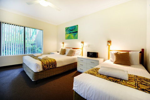 Absolute Beachfront Smugglers On The Beach - Accommodation Port Macquarie 3