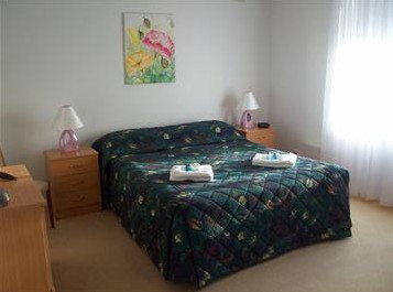 AA Madalena Court Holiday Apartments - Accommodation Port Macquarie 3
