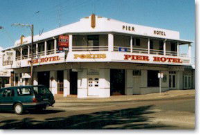 Pier Hotel - Accommodation Port Macquarie 0