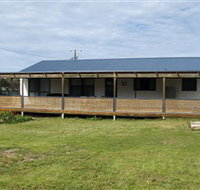 Surfin Sceales Beach House - Accommodation Port Macquarie
