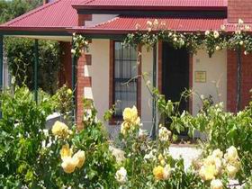 Wine And Roses Bed And Breakfast - Accommodation Port Macquarie 0