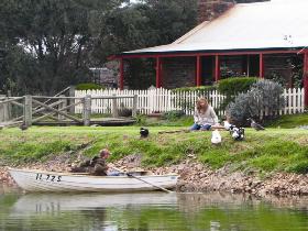 Stonewell Cottages And Vineyards - Accommodation Port Macquarie 0