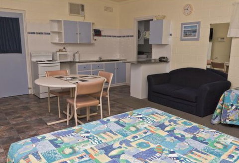 Modra's Apartments Tumby Bay - Accommodation Port Macquarie 5
