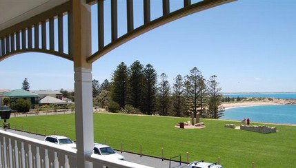 Port Elliot Beach House YHA - Accommodation Port Macquarie 6