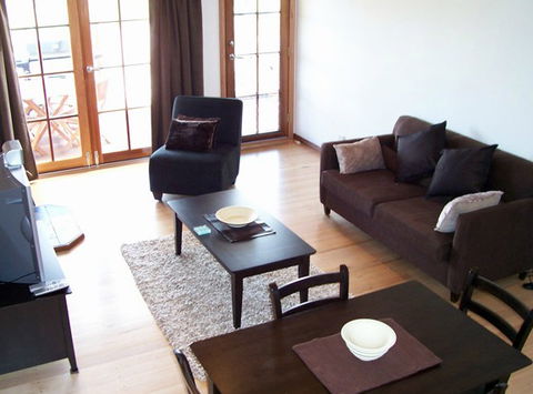 McLaren Ridge 3 - McLaren Ridge Log Cabins - Accommodation Port Macquarie 5