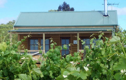 McLaren Ridge 3 - McLaren Ridge Log Cabins - Accommodation Port Macquarie 6