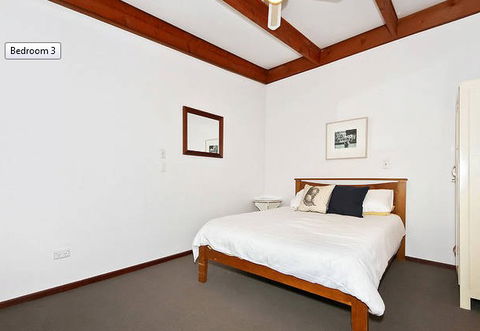 Sea Sand And Scrub Holiday House - Accommodation Port Macquarie 2