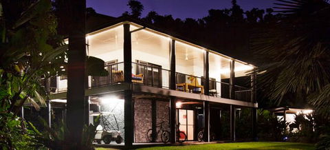 Misty Mountains Tropical Rainforest Romantic Retreat - Accommodation Port Macquarie 9