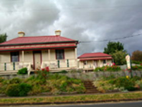 Tier View Twin Cottages - Accommodation Port Macquarie 0