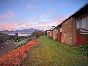 Montagu Bay TAS Accommodation Port Macquarie