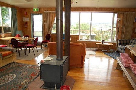 Deloraine Highview Lodge Backpackers - Accommodation Port Macquarie 2