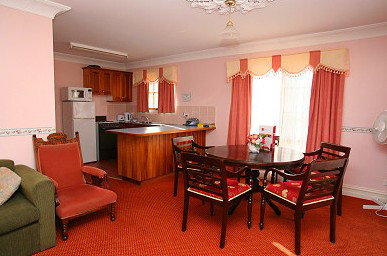 Hatchers Richmond Manor - Accommodation Port Macquarie 5