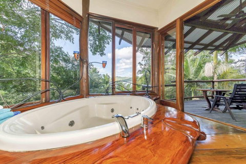 Secrets On The Lake - Accommodation Port Macquarie 1