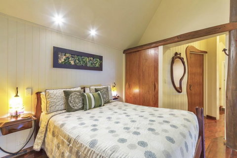 Secrets On The Lake - Accommodation Port Macquarie 6