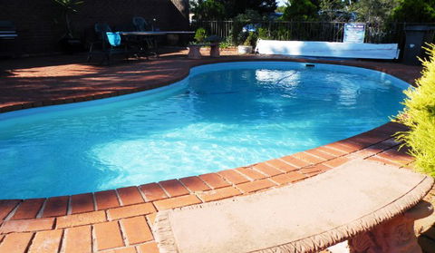 Bristol Hill Motor Inn & Peppas Licensed Restaurant - Accommodation Port Macquarie 2