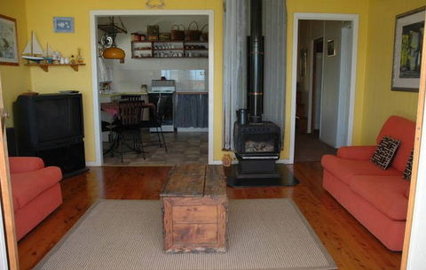A Lake House At Burrill Lake - Accommodation Port Macquarie 1