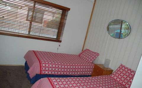 A Lake House At Burrill Lake - Accommodation Port Macquarie 2