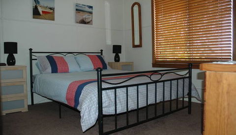 A Lake House At Burrill Lake - Accommodation Port Macquarie 3
