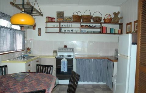 A Lake House At Burrill Lake - Accommodation Port Macquarie 4