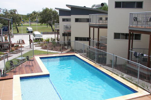 Emu's Beach Resort - Accommodation Port Macquarie 0