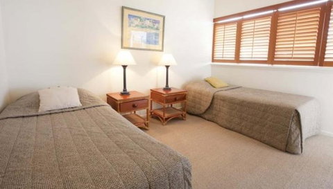 Whalewatch Ocean Beach Resort - Accommodation Port Macquarie 1