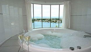 Emerald Apartments - Accommodation Port Macquarie 1