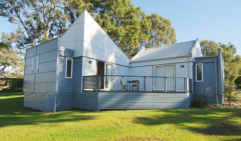 Huskisson Holiday Cabins - Accommodation Port Macquarie 1