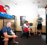 Maze Backpackers And Cb Hotel - Accommodation Port Macquarie