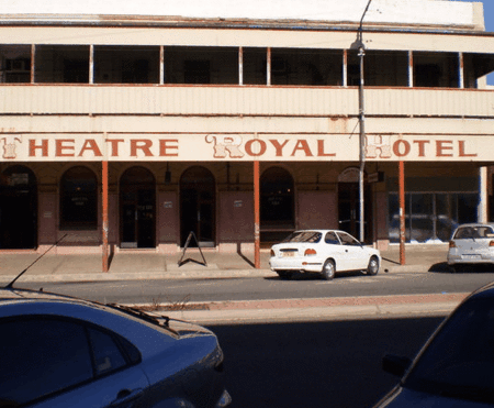 Theatre Royal Hotel - Accommodation Port Macquarie 0