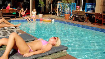 Surf N Sun Beachside Backpackers - Accommodation Port Macquarie 2