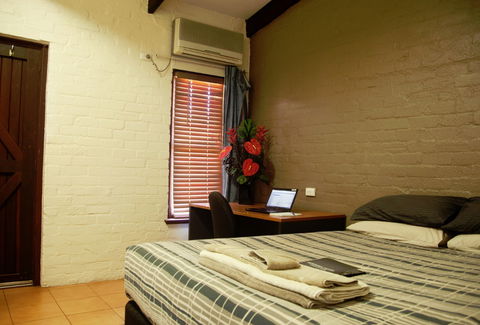 Newman Hotel Motel - Accommodation Port Macquarie 1