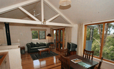 King Parrot Holiday Cottages - Accommodation Port Macquarie