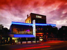 Chalk Hotel - Accommodation Port Macquarie 0