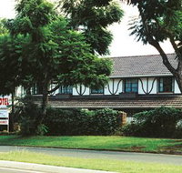 A Tudor Lodge Motel - Accommodation Port Macquarie