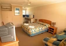 Montego Mermaid Beach Motel - Accommodation Port Macquarie 0