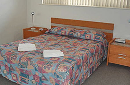 Glenelg Holiday Apartments-Corfu - Accommodation Port Macquarie 3