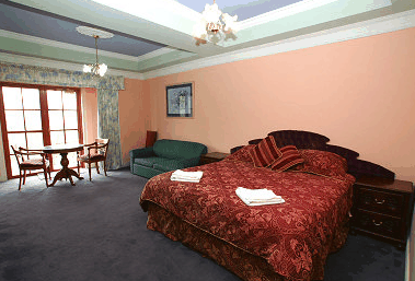 Hatchers Manor - Accommodation Port Macquarie