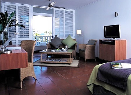 Hotel Cairns - Accommodation Port Macquarie 0